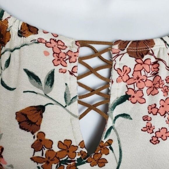 Parc & Lex Lace Up Off Shoulder Floral Dress - Picture 11 of 16